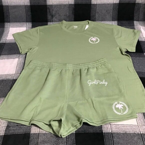 COPY - victoria secret PINK shorts OUTFIT WITH SHORT SLEEVE CAMPUS TEE - Picture 5 of 5